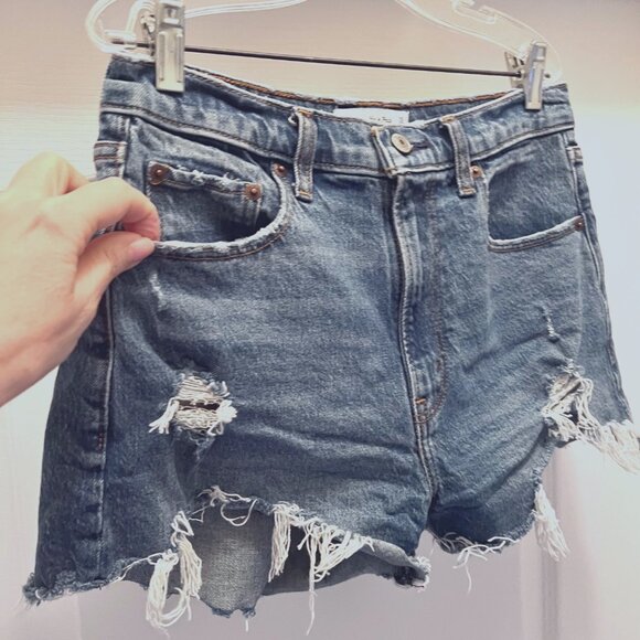 Abercrombie & Fitch-The Moms Short High Rise Denim/Jean Shorts-Sz 2/26-Distress - Picture 5 of 13
